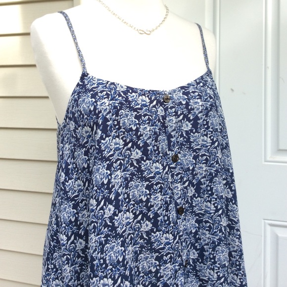 New "HEM & THREAD" Navy Print Ruffle bottom TOP - Picture 2 of 4